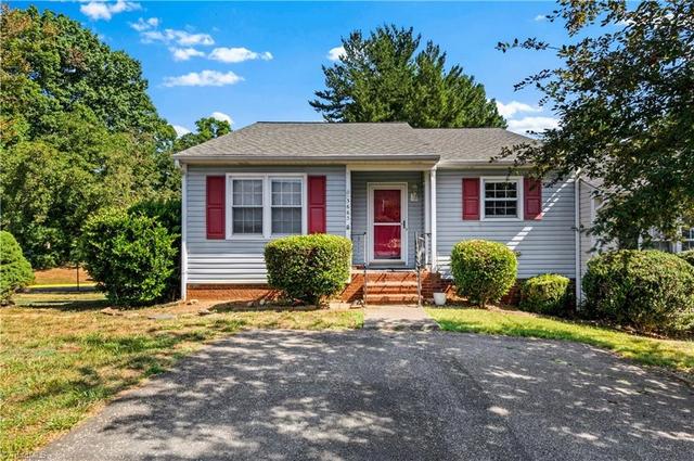 3663 Heathrow Dr, Winston Salem, NC 27127