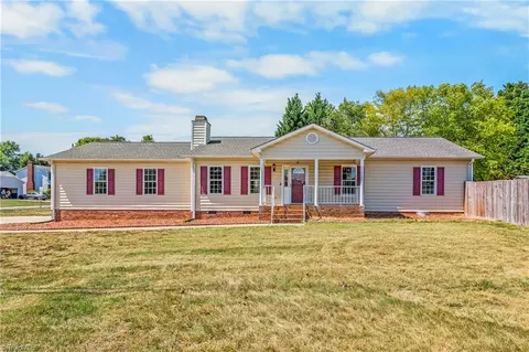 565 Adams Gate Rd, Winston Salem, NC 27107