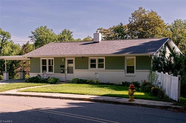 226 Lebanon St E, Mount Airy, NC 27030