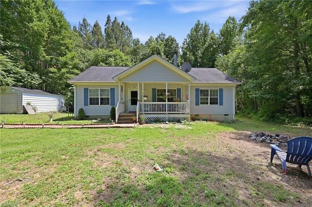 212 Lakeview Dr, Pelham, NC 27311