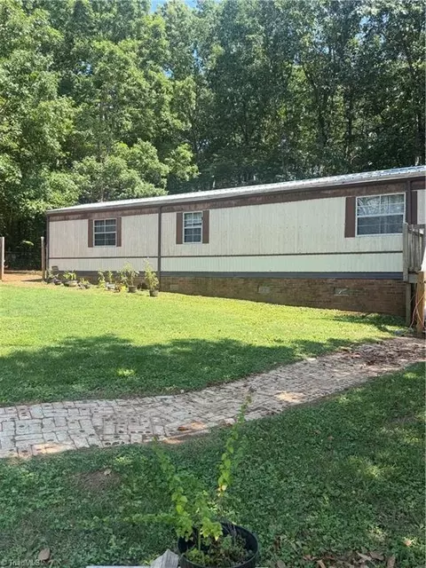 7305 Millcroft Ct, Pleasant Garden, NC 27313
