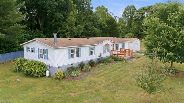 2032 Anna Dr, Yadkinville, NC 27055