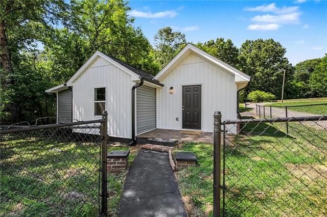607 Truman St, Eden, NC 27288