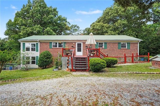 202 Arrowood Ln, Jamestown, NC 27282