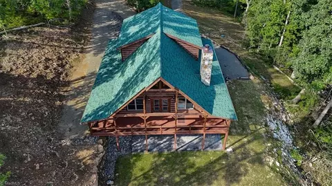 152 Hawk Pointe, Ararat, VA 24053 photo 3