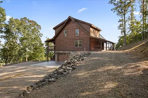 152 Hawk Pointe, Ararat, VA 24053 photo 46