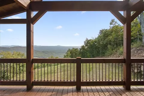 152 Hawk Pointe, Ararat, VA 24053 photo 8