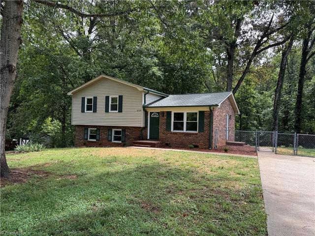 6529 Benson Ln, Pfafftown, NC 27040