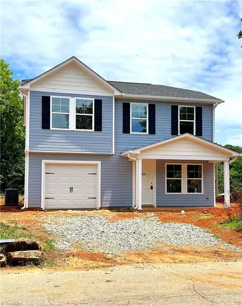 228 Hemstead St E, Lexington, NC 27292