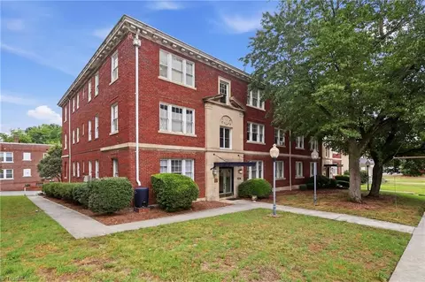 906 Market St W #B1, Greensboro, NC 27401