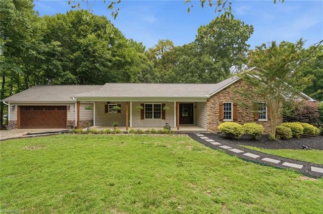 376 Staplewood Rd, Lexington, NC 27295