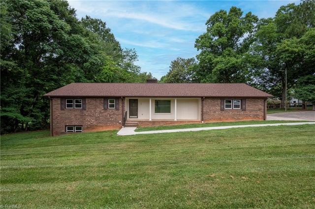 107 Coram Ave, Boonville, NC 27011