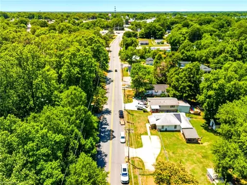 413 415 Dayton Ave E, High Point, NC 27262 photo 3