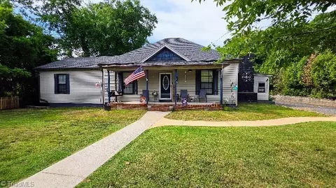 912 Overlook Ave, Eden, NC 27288