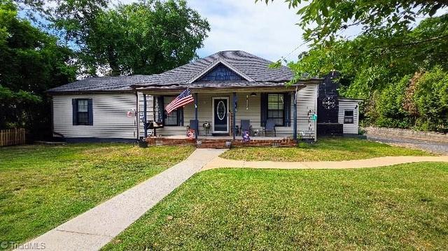 912 Overlook Ave, Eden, NC 27288