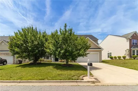 3706 Single Leaf Cir, High Point, NC 27265 photo 2