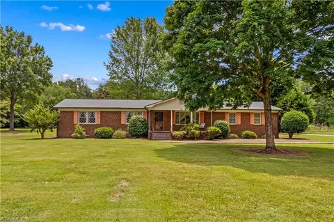 117 Fonda Rd, Statesville, NC 28677