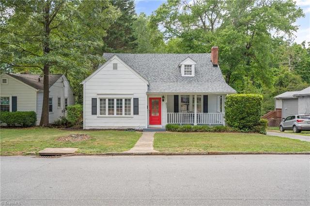 832 Knollwood St, Winston Salem, NC 27103