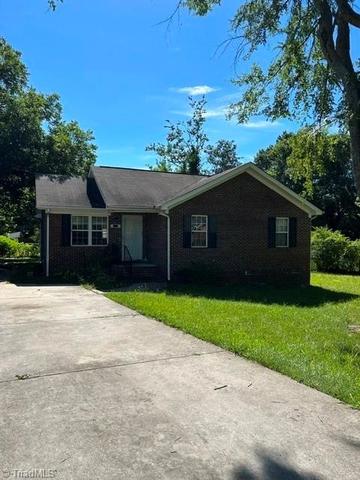 3216 Wellingford Dr, High Point, NC 27265