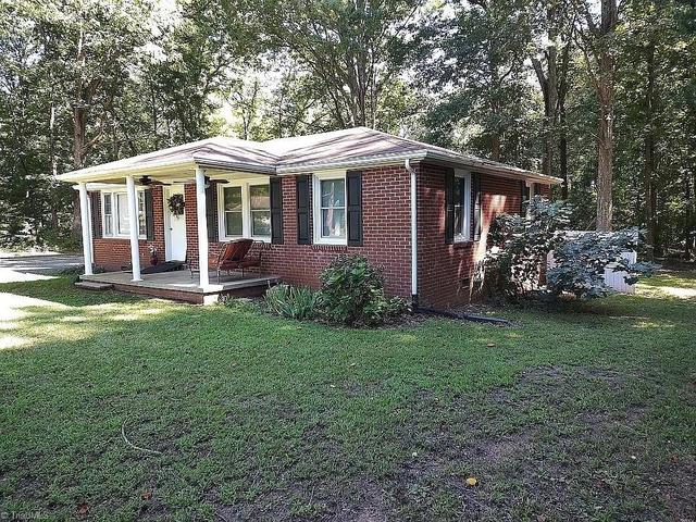 109 Oakdale St, Lexington, NC 27292