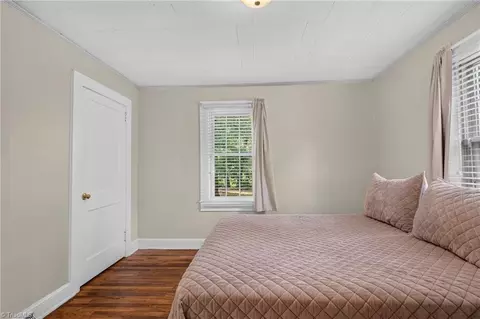 124 Manor Dr, High Point, NC 27260 photo 28