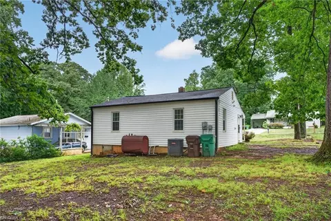 124 Manor Dr, High Point, NC 27260 photo 36