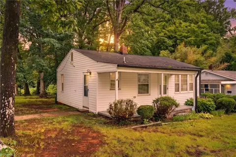 124 Manor Dr, High Point, NC 27260 photo 4