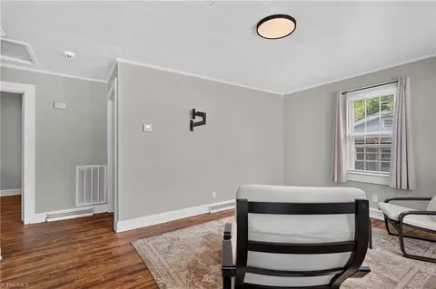 124 Manor Dr, High Point, NC 27260 photo 14