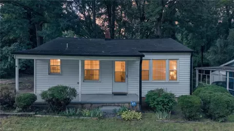 124 Manor Dr, High Point, NC 27260 photo 5