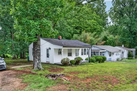 124 Manor Dr, High Point, NC 27260 photo 3