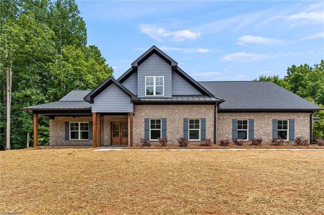105 Kingsmill Ct, Advance, NC 27006