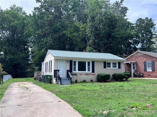 15 Hawthorne Ln, Lexington, NC 27295