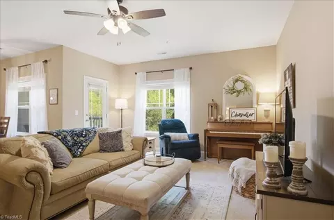 5425 Forester Dr #2B, High Point, NC 27265