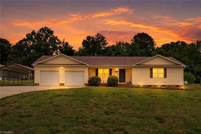 1719 Brittany Ridge Dr, Kernersville, NC 27284