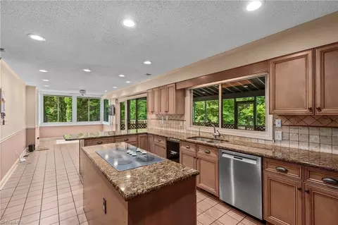 Kitchen - 4200 Clinard Rd, Clemmons, NC 27012 photo 2 of 4