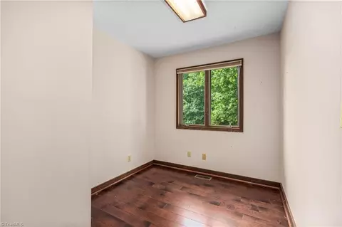 Bedroom - 4200 Clinard Rd, Clemmons, NC 27012 photo 1 of 5