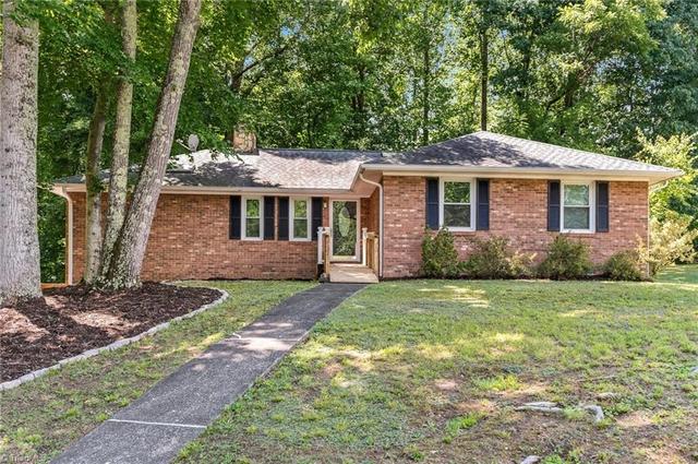 2350 Oakton Dr, Clemmons, NC 27012