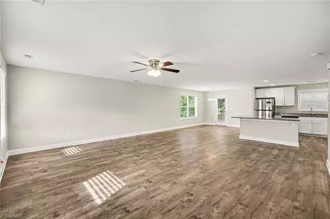 1462 Mayfair Dr, Conover, NC 28613 photo 4