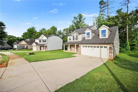 1462 Mayfair Dr, Conover, NC 28613 photo 2