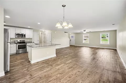 1462 Mayfair Dr, Conover, NC 28613 photo 6