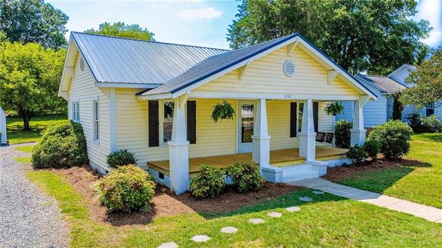 2722 Darrow Rd, Walkertown, NC 27051