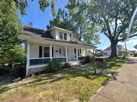 309 Taylor St, Mount Airy, NC 27030