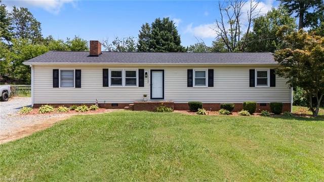 4402 Valley View Rd, Thomasville, NC 27360