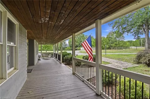 122 Helleri Cir, Advance, NC 27006