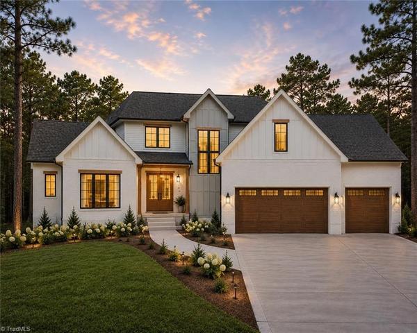 3055 Scarlet Tanager Dr, Winston Salem, NC 27106
