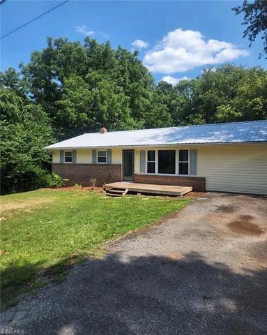 386 Otis Brown Dr, North Wilkesboro, NC 28659