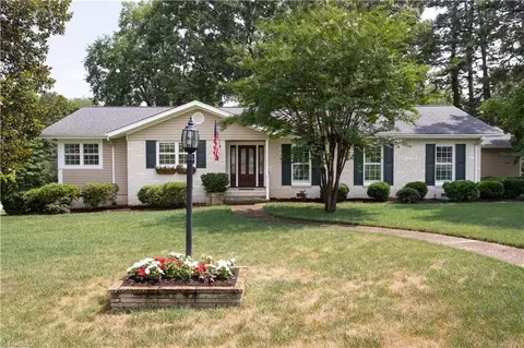 612 Hilltop Dr, Lexington, NC 27292