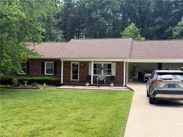 128 Hickory Hollow Rd, North Wilkesboro, NC 28659