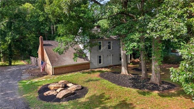 2063 Country Trl, Asheboro, NC 27205
