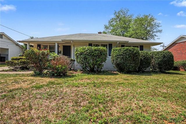 3432 Kinnamon Rd, Winston Salem, NC 27104